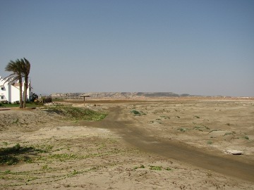 W&uuml;ste neben und hinter dem Resort