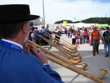Volklore darf an so einem Volksfest nicht fehlen