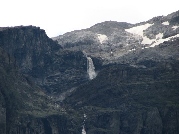 Zoom auf einen h&uuml;bschen Wasserfall